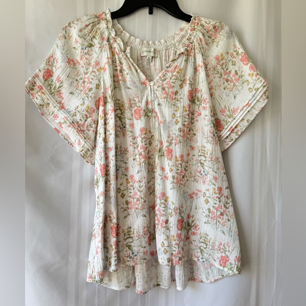 VTG Wonderfly White and Pink Floral Vintage Blouse short sleeves V-neck Size Med